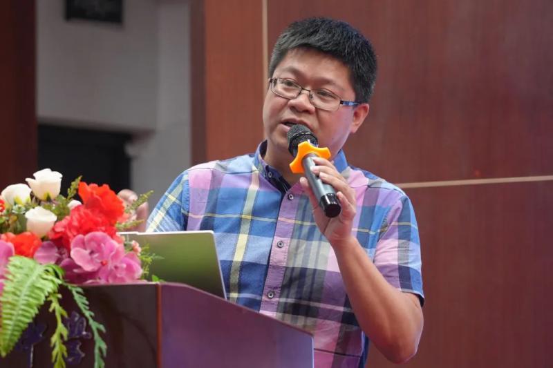 巴蜀中学桂花园校区发展规划中心主任、数学老师李登竹
