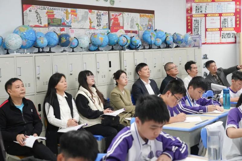 在初一（6）班双师班课堂观察